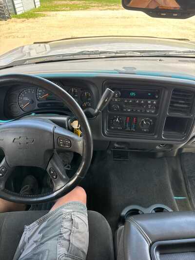 2005 Chevrolet Silverado 1500, $6500. Photo 4