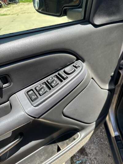2005 Chevrolet Silverado 1500, $6500. Photo 5