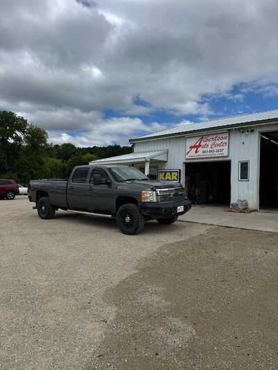 2011 Chevrolet 2500 Crew Cab, $13900. Photo 2