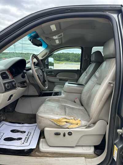 2011 Chevrolet 2500 Crew Cab, $13900. Photo 6