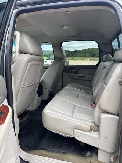 2011 Chevrolet 2500 Crew Cab, $13900. Photo 7