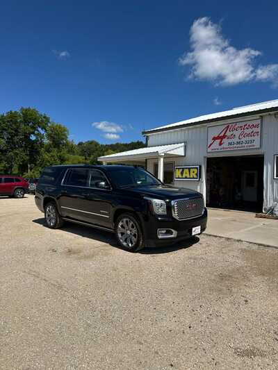 2015 GMC Yukon XL, $14900. Photo 2