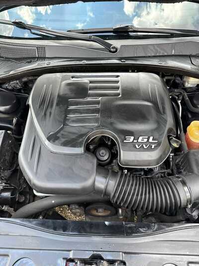 2013 Chrysler 300, $5900. Photo 12