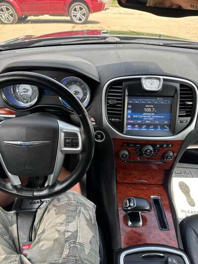 2013 Chrysler 300, $5900. Photo 4