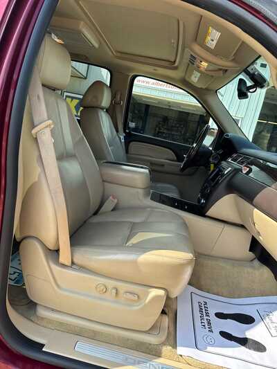 2007 GMC Yukon XL, $4900. Photo 8
