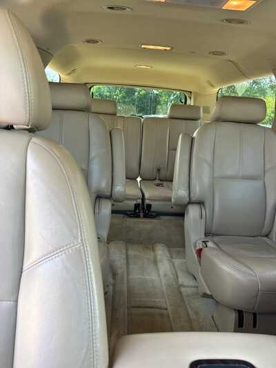 2007 GMC Yukon XL, $4900. Photo 9