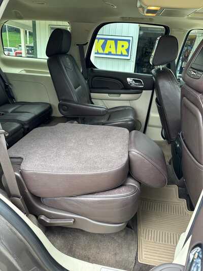 2014 Cadillac Escalade, $14900. Photo 11