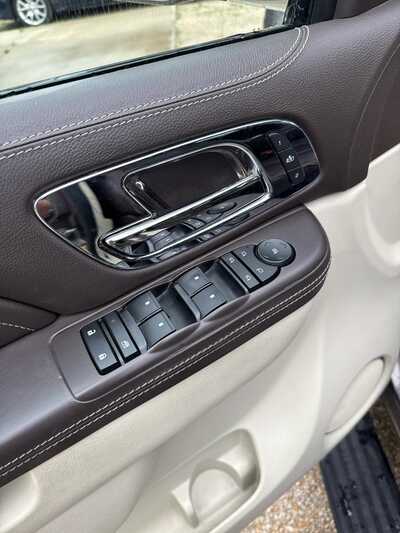 2014 Cadillac Escalade, $14900. Photo 5