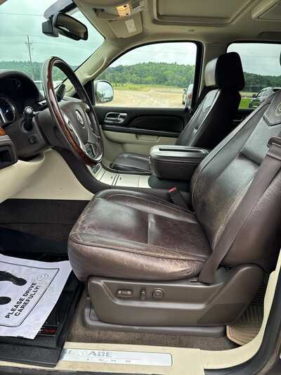 2014 Cadillac Escalade, $14900. Photo 6