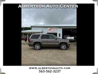 2014 Cadillac Escalade, $14900. Photo 1