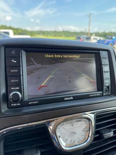 2016 Chrysler Town & Country, $8900. Photo 5