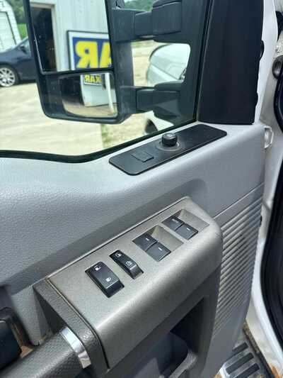 2011 Ford F350 Crew Cab, $18500. Photo 5