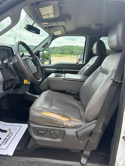 2011 Ford F350 Crew Cab, $18500. Photo 6