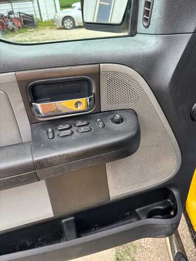 2004 Ford F150 Crew Cab, $2500. Photo 5