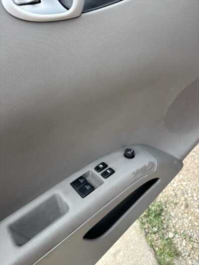 2004 Nissan 350Z, $8900. Photo 5
