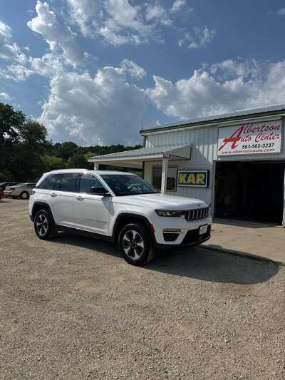 2023 Jeep Grand Cherokee, $27900. Photo 2