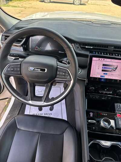 2023 Jeep Grand Cherokee, $27900. Photo 4