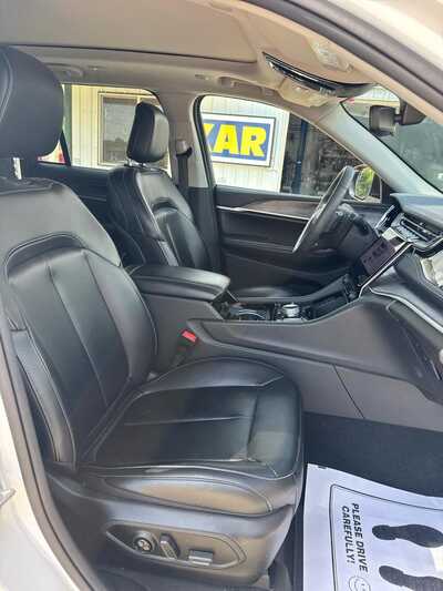 2023 Jeep Grand Cherokee, $27900. Photo 8
