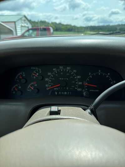 2001 Ford F250 Crew Cab, $6500. Photo 3