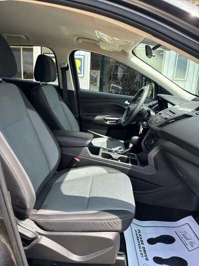 2017 Ford Escape, $13500. Photo 8
