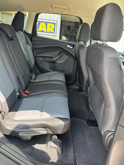 2017 Ford Escape, $13500. Photo 9
