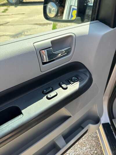 2005 Mercury Monterey, $2500. Photo 5