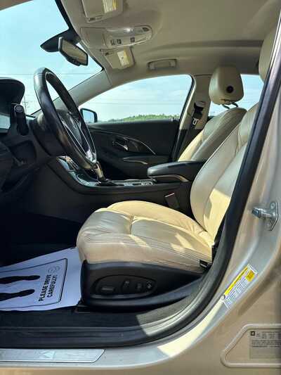 2016 Buick LaCrosse, $9500. Photo 7