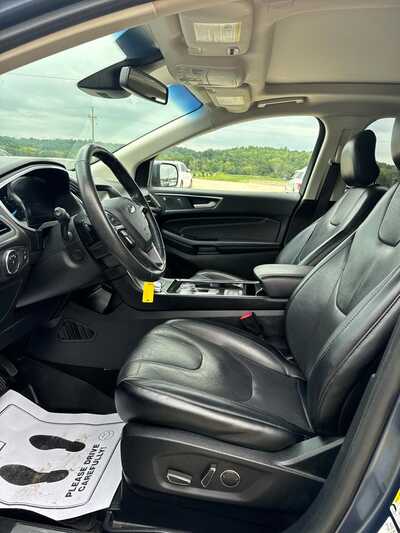 2019 Ford Edge, $11500. Photo 7