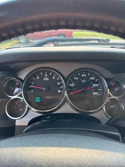 2011 Chevrolet 1500 Ext Cab, $13900. Photo 3
