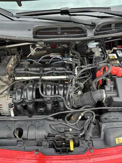 2013 Ford Fiesta, $3900. Photo 11