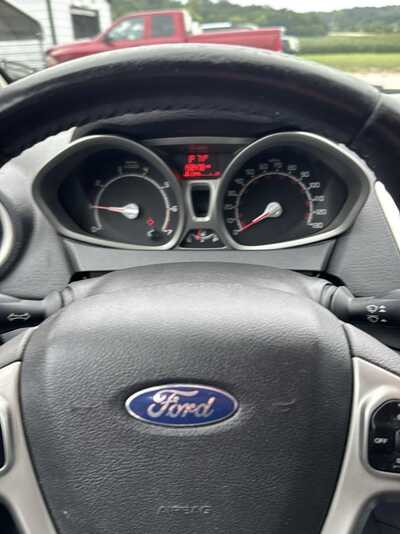 2013 Ford Fiesta, $3900. Photo 3