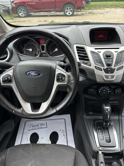 2013 Ford Fiesta, $3900. Photo 4