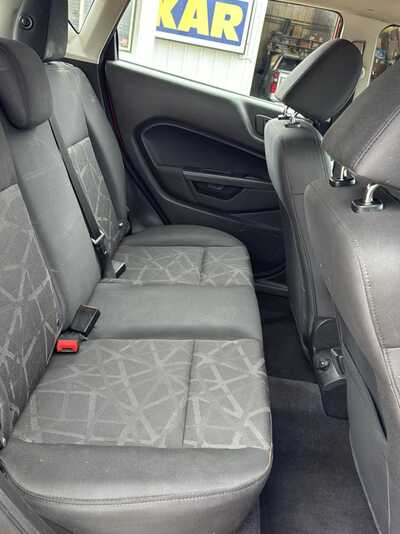2013 Ford Fiesta, $3900. Photo 8