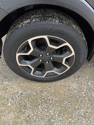2013 Subaru XV Crosstrek, $10900. Photo 10
