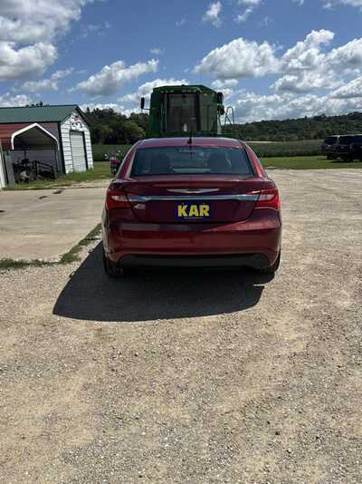 2014 Chrysler 200, $3500. Photo 11