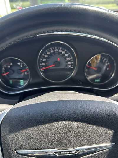 2014 Chrysler 200, $3500. Photo 3