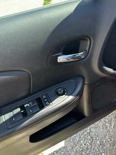 2014 Chrysler 200, $3500. Photo 5