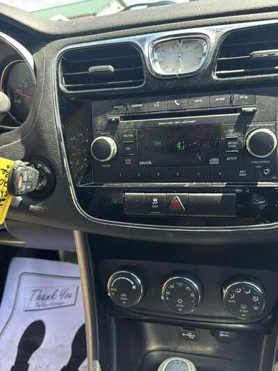 2014 Chrysler 200, $3500. Photo 7