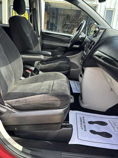 2016 Dodge Grand Caravan, $4900. Photo 8