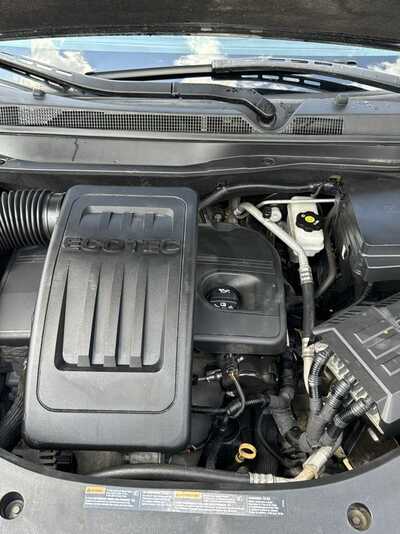 2017 Chevrolet Equinox, $9500. Photo 12