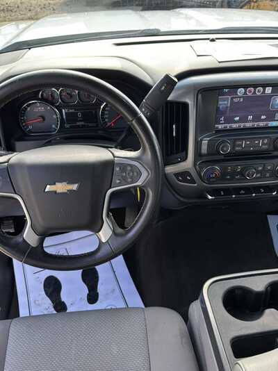 2015 Chevrolet 1500 Crew Cab, $11900. Photo 5