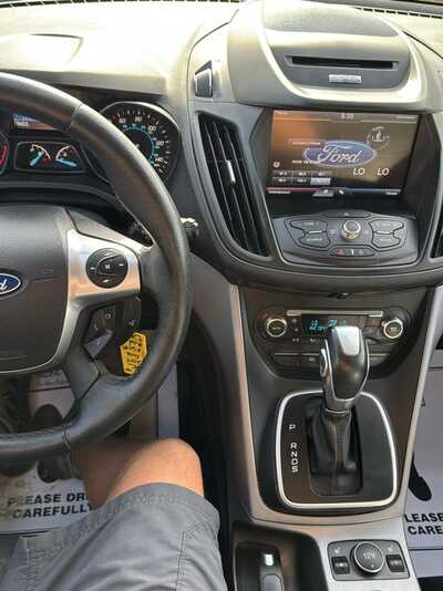 2014 Ford Escape, $4900. Photo 4