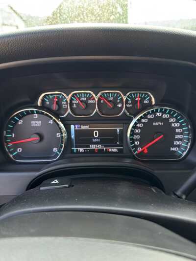 2017 Chevrolet 1500 Crew Cab, $12900. Photo 3