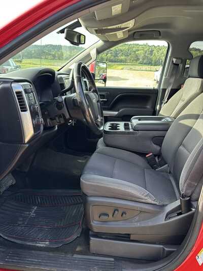 2017 Chevrolet 1500 Crew Cab, $12900. Photo 6