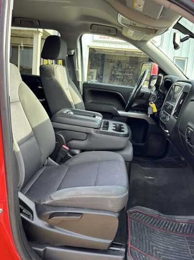 2017 Chevrolet 1500 Crew Cab, $12900. Photo 7