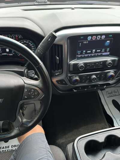 2017 Chevrolet 1500 Crew Cab, $18500. Photo 4