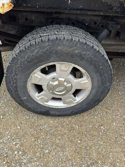2010 Ford F-150, $3900. Photo 10