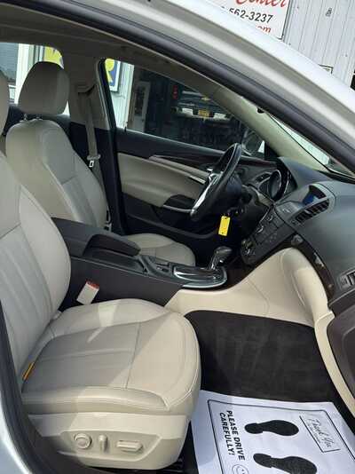 2011 Buick Regal, $6900. Photo 8