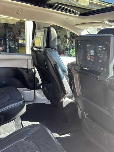 2018 Chrysler Pacifica, $12900. Photo 11