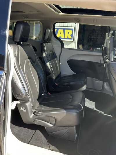 2018 Chrysler Pacifica, $12900. Photo 12